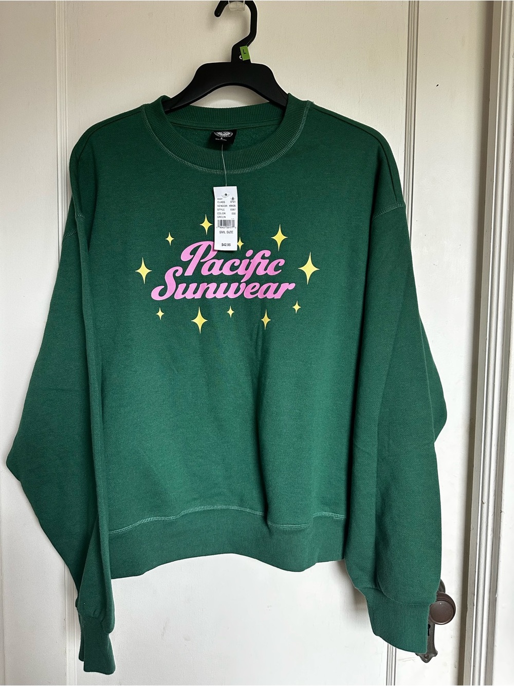NWT PacSun Green Crewneck Sweatshirt with Pink Logo & Gold Stars - Picture 3 of 6
